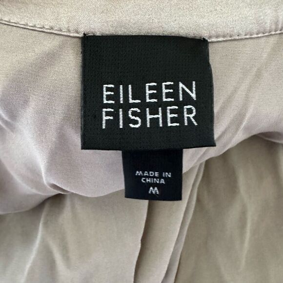Eileen Fisher Champaign Silk Long Sleeve Button Front Blouse Size Medium Career - Picture 5 of 7